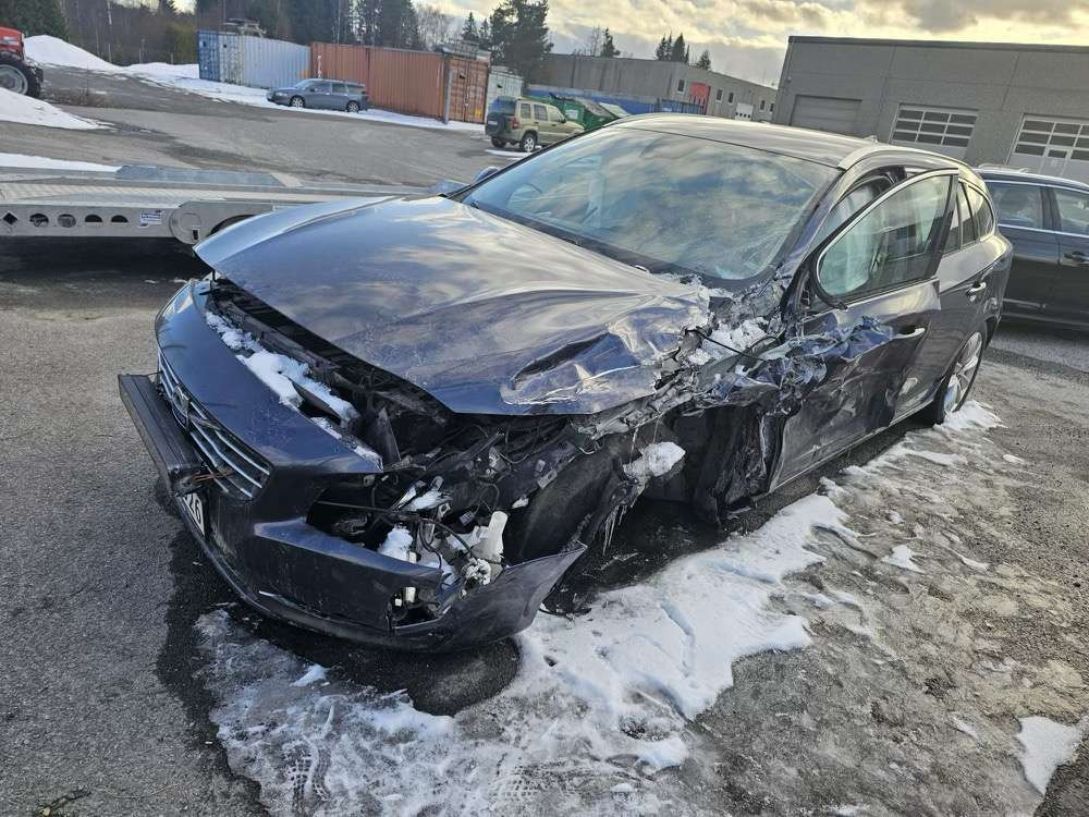 2013 Volvo V60 (rep.-objekt) - سيارة: صورة 1 2013 Volvo V60 (rep.-objekt) - سيارة: صورة 1