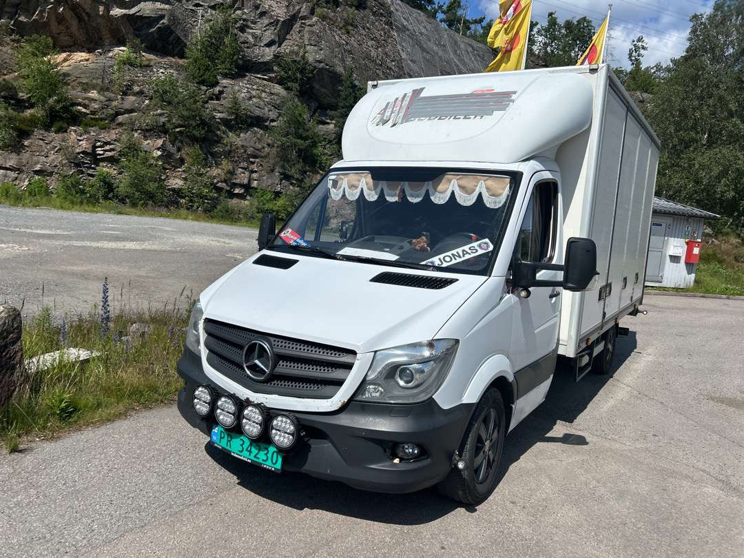 2015 Skapbil Mercedes-Benz EU-godkjent - شاحنة مغلقة الصندوق: صورة 1 2015 Skapbil Mercedes-Benz EU-godkjent - شاحنة مغلقة الصندوق: صورة 1
