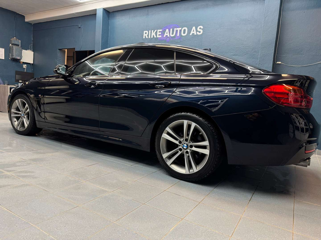 2017 BMW 420d XDrive Grand Coupe M-Sport - سيدان: صورة 5 2017 BMW 420d XDrive Grand Coupe M-Sport - سيدان: صورة 5