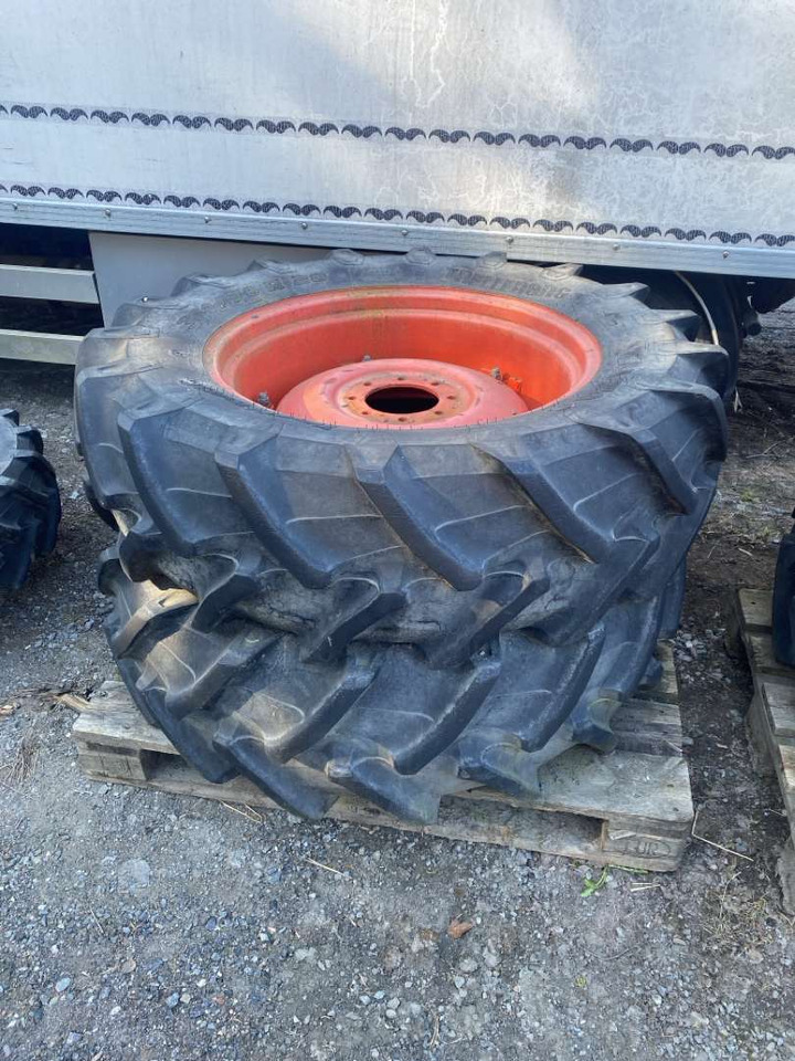 2stk Trelleborg TM700 på felg - الآلات الزراعية: صورة 2 2stk Trelleborg TM700 på felg - الآلات الزراعية: صورة 2