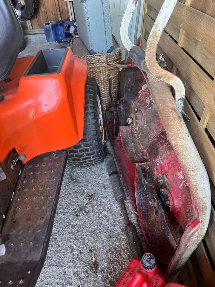 Ariens GT 17 Sitteklipper med kraftuttak (rep.-objekt) - جزازة أعشاب الحدائق: صورة 5 Ariens GT 17 Sitteklipper med kraftuttak (rep.-objekt) - جزازة أعشاب الحدائق: صورة 5