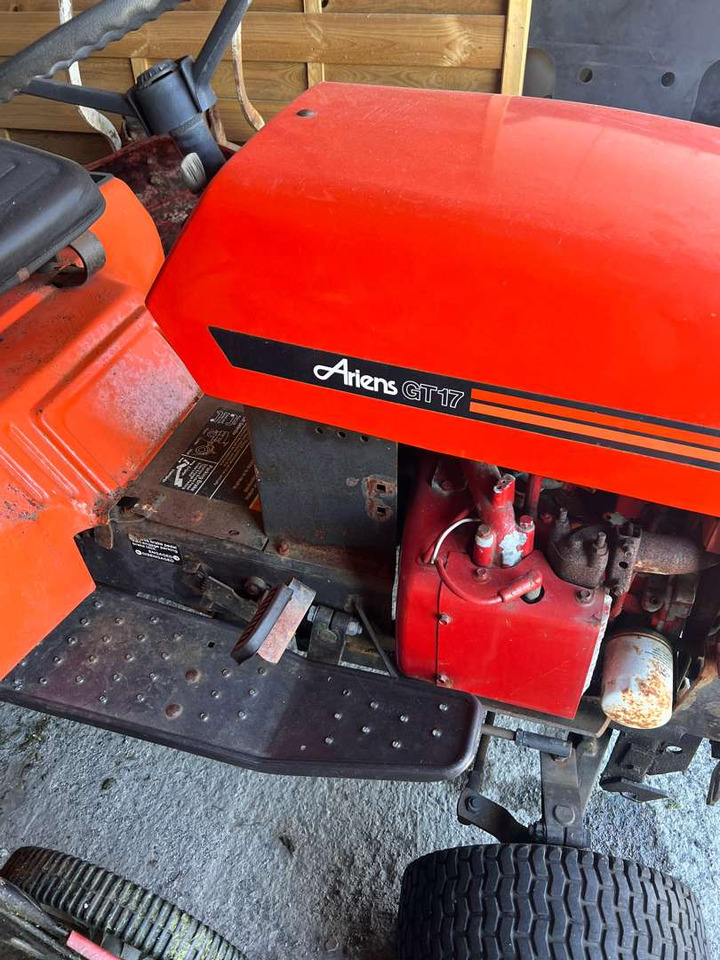 Ariens GT 17 Sitteklipper med kraftuttak (rep.-objekt) - جزازة أعشاب الحدائق: صورة 3 Ariens GT 17 Sitteklipper med kraftuttak (rep.-objekt) - جزازة أعشاب الحدائق: صورة 3