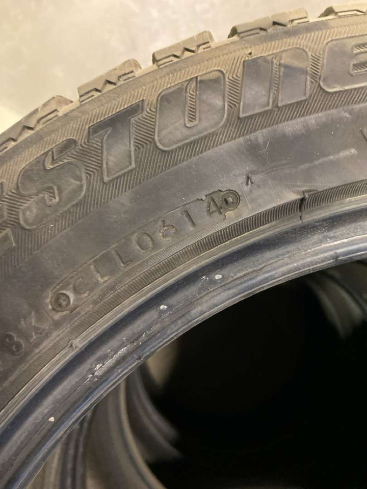 Bridgestone Blizzak WS70 vinterdekk - الأدوات والمعدات: صورة 3 Bridgestone Blizzak WS70 vinterdekk - الأدوات والمعدات: صورة 3
