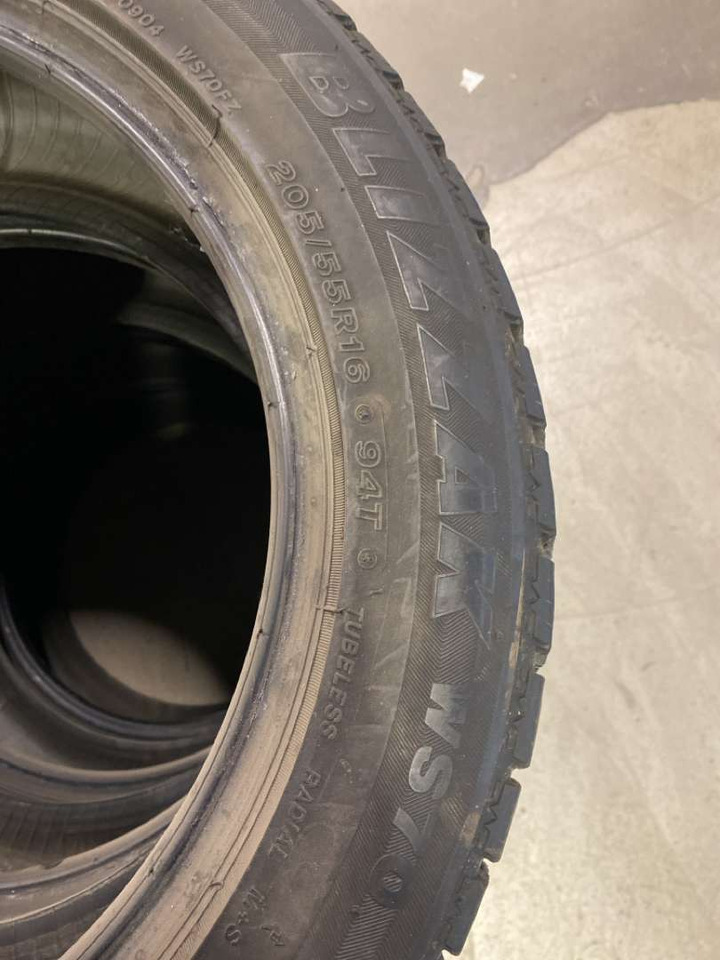 Bridgestone Blizzak WS70 vinterdekk - الأدوات والمعدات: صورة 2 Bridgestone Blizzak WS70 vinterdekk - الأدوات والمعدات: صورة 2