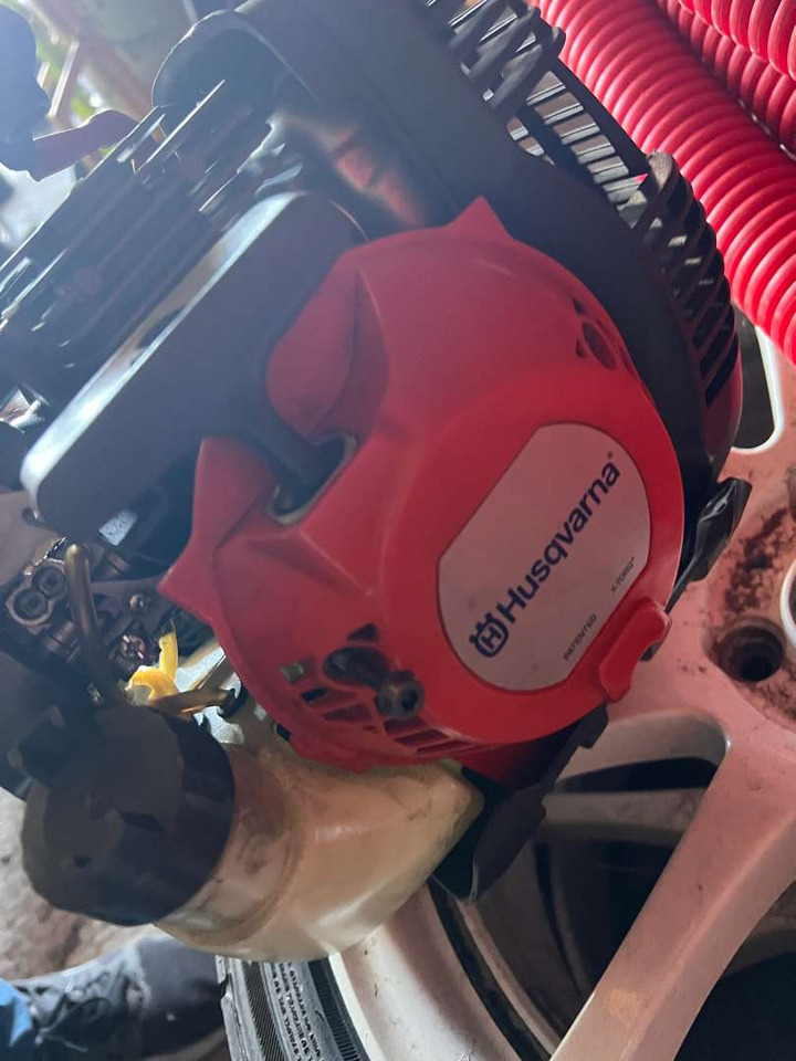 Husqvarna kantklipper repobjekt - جزازة أعشاب الحدائق: صورة 3 Husqvarna kantklipper repobjekt - جزازة أعشاب الحدائق: صورة 3