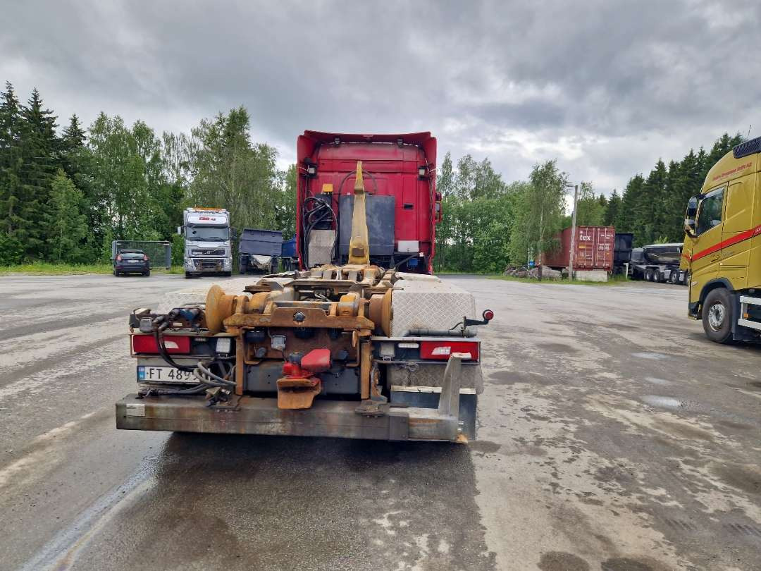 Scania R580 Brøytebil med sideplog og hydraulisk saltsystem - شاحنة ذات خطاف: صورة 4 Scania R580 Brøytebil med sideplog og hydraulisk saltsystem - شاحنة ذات خطاف: صورة 4