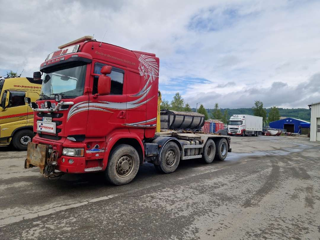 Scania R580 Brøytebil med sideplog og hydraulisk saltsystem - شاحنة ذات خطاف: صورة 2 Scania R580 Brøytebil med sideplog og hydraulisk saltsystem - شاحنة ذات خطاف: صورة 2