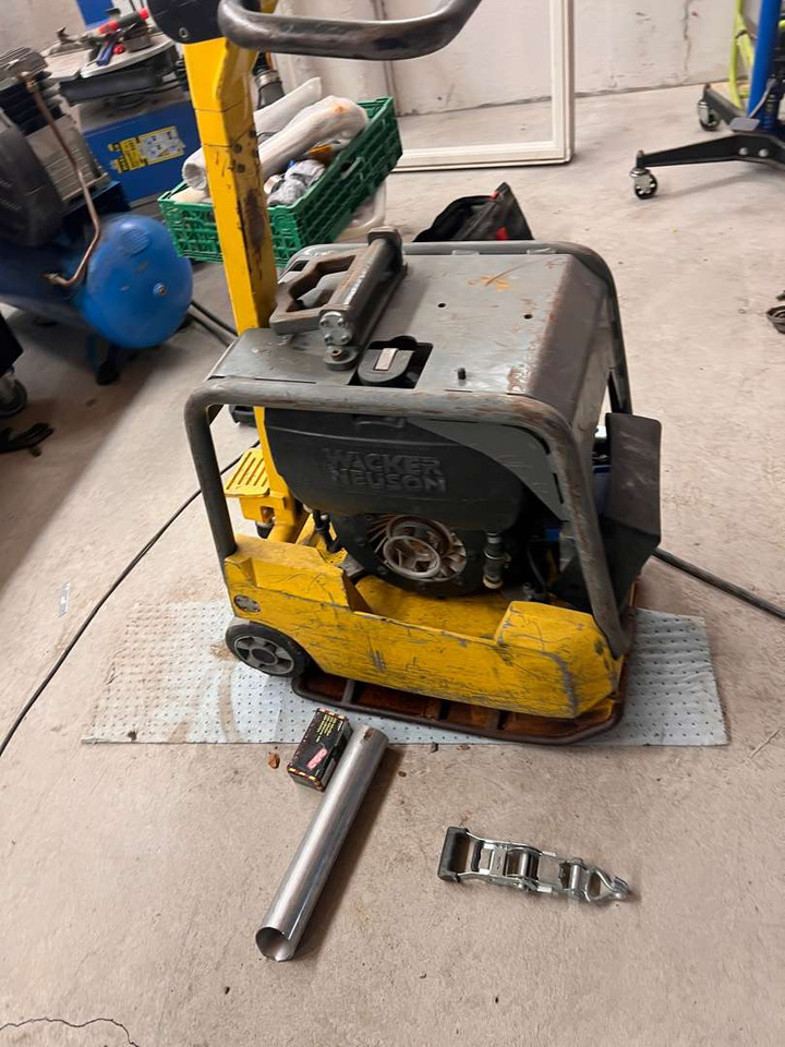 Wacker Neuson 1B30-2 vibroplate 1B30-2 (rep.-objekt) - الأدوات والمعدات: صورة 2 Wacker Neuson 1B30-2 vibroplate 1B30-2 (rep.-objekt) - الأدوات والمعدات: صورة 2