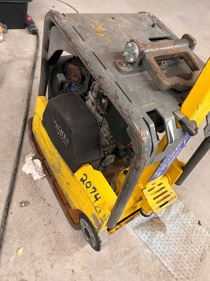 Wacker Neuson 1B30-2 vibroplate 1B30-2 (rep.-objekt) - الأدوات والمعدات: صورة 1 Wacker Neuson 1B30-2 vibroplate 1B30-2 (rep.-objekt) - الأدوات والمعدات: صورة 1