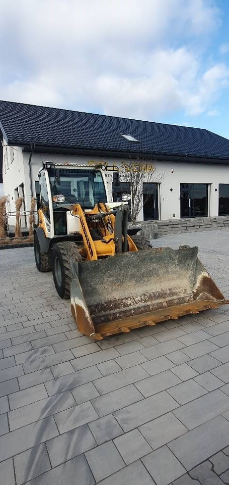 Liebherr L504C - اللودر بعجل: صورة 1 Liebherr L504C - اللودر بعجل: صورة 1