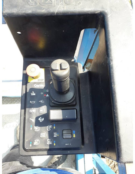 Genie GS 3390 - رافعة هيدروليكية مقصية: صورة 4 Genie GS 3390 - رافعة هيدروليكية مقصية: صورة 4