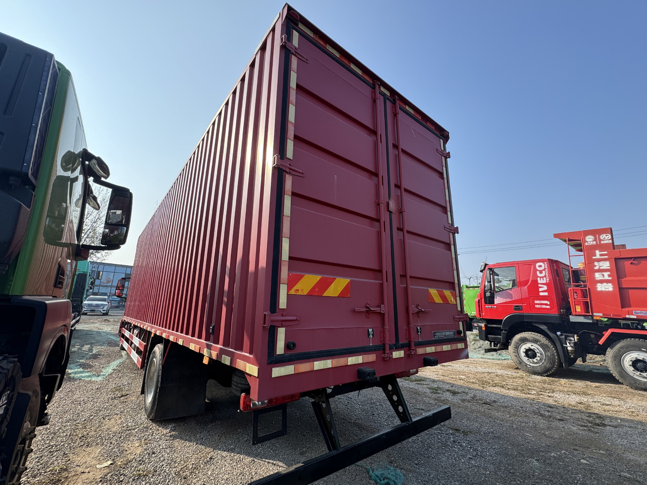 HONGYAN HEAVY TRUCK - شاحنة مقفلة: صورة 4 HONGYAN HEAVY TRUCK - شاحنة مقفلة: صورة 4