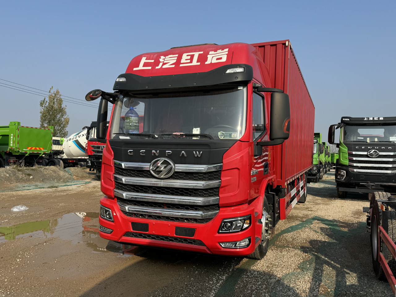 HONGYAN HEAVY TRUCK - شاحنة مقفلة: صورة 2 HONGYAN HEAVY TRUCK - شاحنة مقفلة: صورة 2