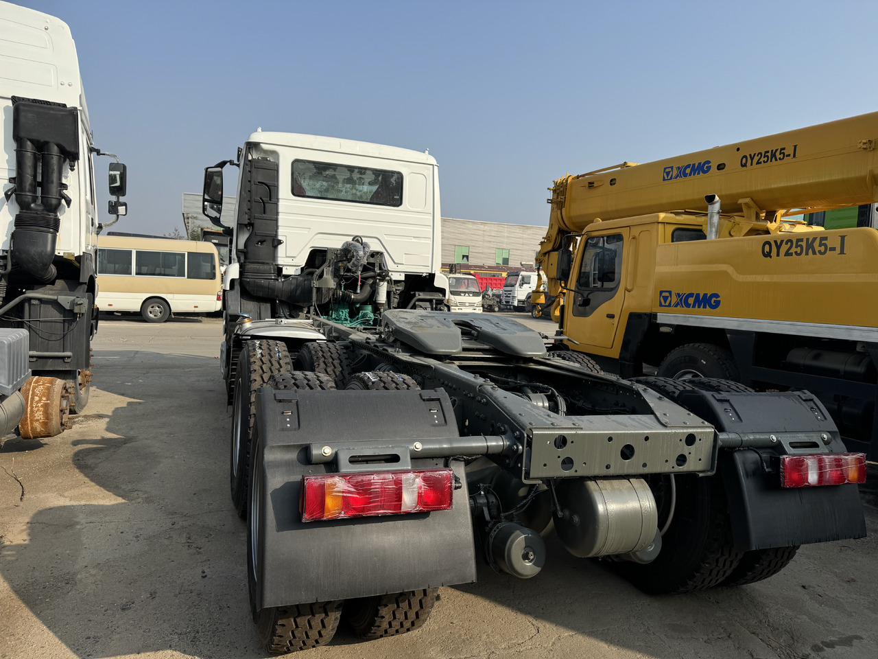 SINOTRUCK HOWO - وحدة جر: صورة 4 SINOTRUCK HOWO - وحدة جر: صورة 4
