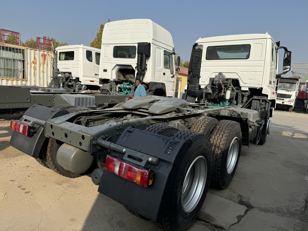 SINOTRUCK HOWO - وحدة جر: صورة 3 SINOTRUCK HOWO - وحدة جر: صورة 3