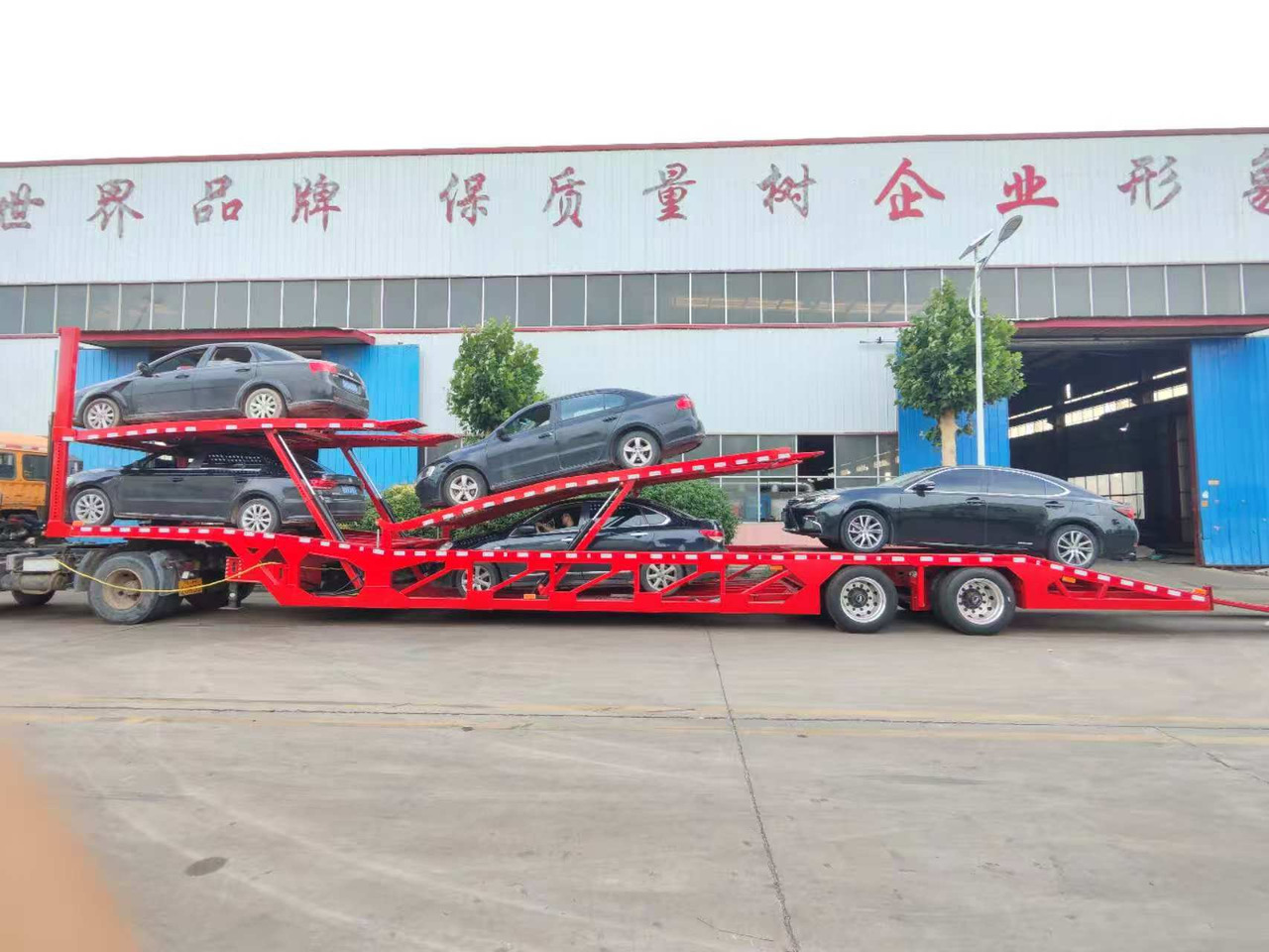 - نصف مقطورة نقل السيارات: صورة 1 - نصف مقطورة نقل السيارات: صورة 1