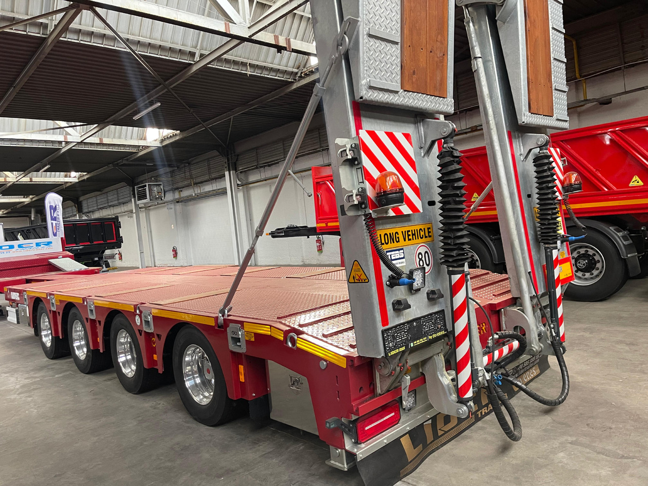 LIDER 4 assige semi-trailer - عربة منخفضة مسطحة نصف مقطورة: صورة 5 LIDER 4 assige semi-trailer - عربة منخفضة مسطحة نصف مقطورة: صورة 5