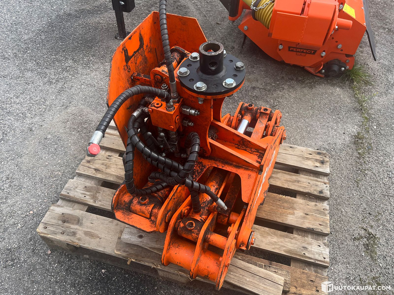 Biojack, energy wood grapple, 2013, Salo - كُلَّاب: صورة 3 Biojack, energy wood grapple, 2013, Salo - كُلَّاب: صورة 3