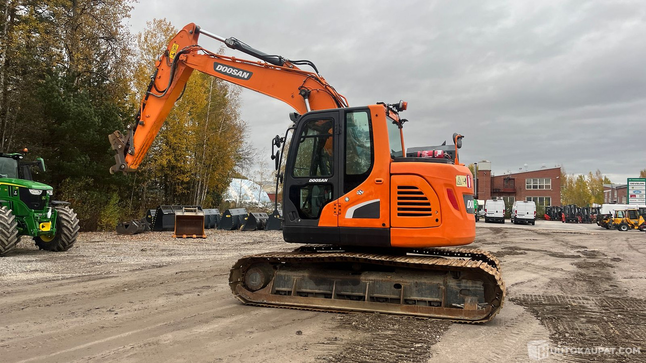Doosan DX140LCR-5, 2020, telakaivinkone, Vantaa - حفار زحاف: صورة 3 Doosan DX140LCR-5, 2020, telakaivinkone, Vantaa - حفار زحاف: صورة 3