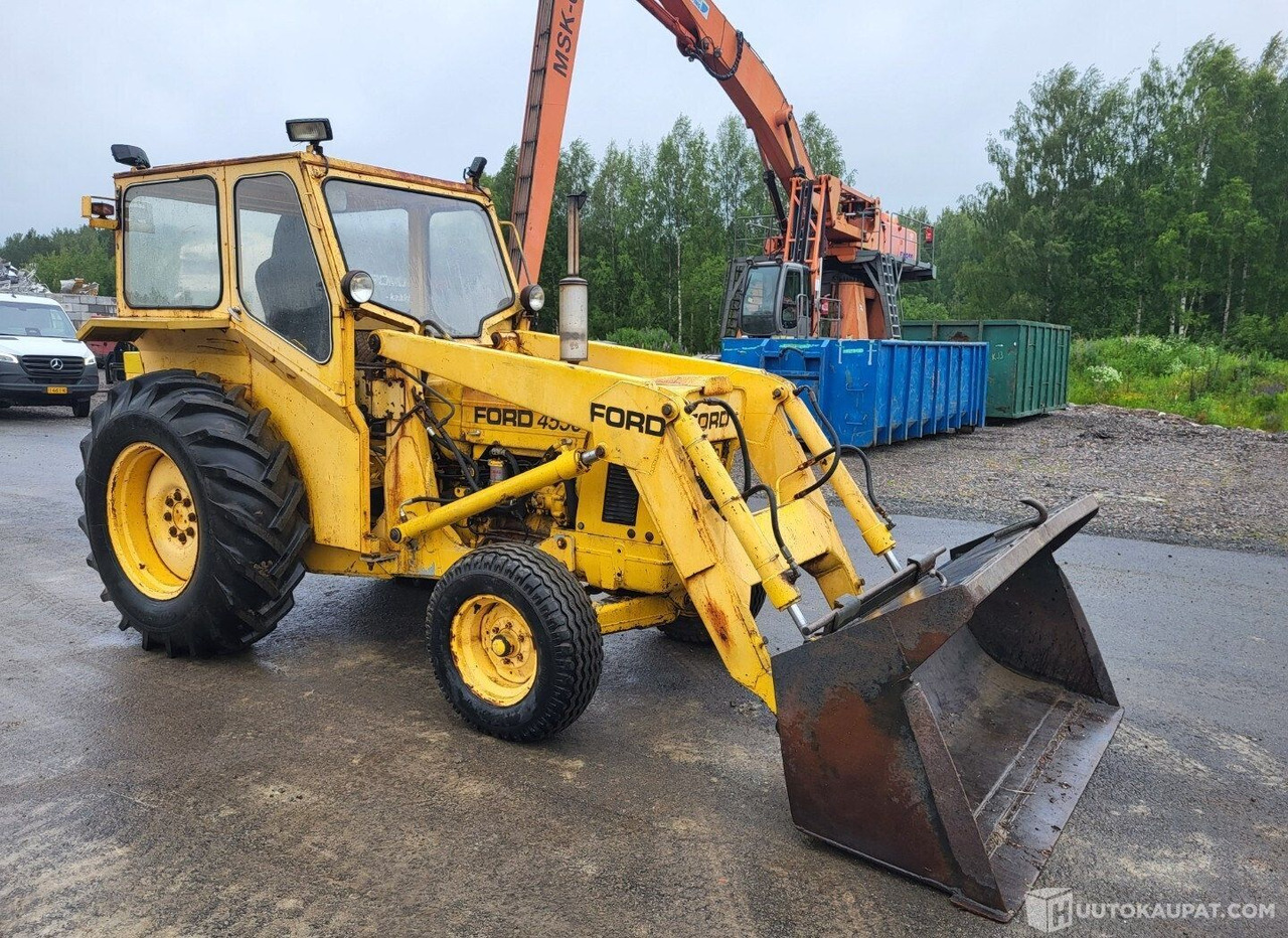 Ford 4550, 1971, Diesel Traktori + etukuormaaja MTK25, Virrat - جرار: صورة 4 Ford 4550, 1971, Diesel Traktori + etukuormaaja MTK25, Virrat - جرار: صورة 4