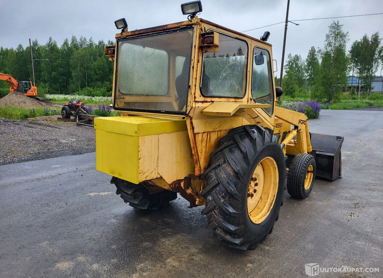 Ford 4550, 1971, Diesel Traktori + etukuormaaja MTK25, Virrat - جرار: صورة 3 Ford 4550, 1971, Diesel Traktori + etukuormaaja MTK25, Virrat - جرار: صورة 3