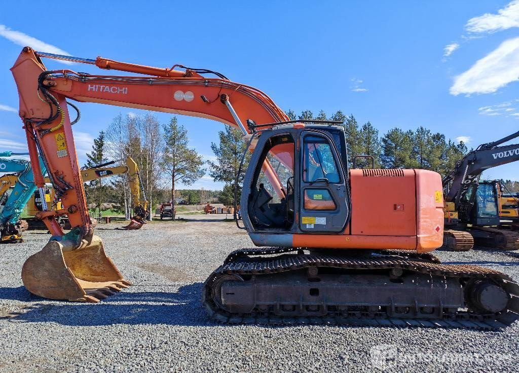 Hitachi ZX 225 US, 2003, 16 156 h Kaivinkone, Kurikka - حفار زحاف: صورة 1 Hitachi ZX 225 US, 2003, 16 156 h Kaivinkone, Kurikka - حفار زحاف: صورة 1