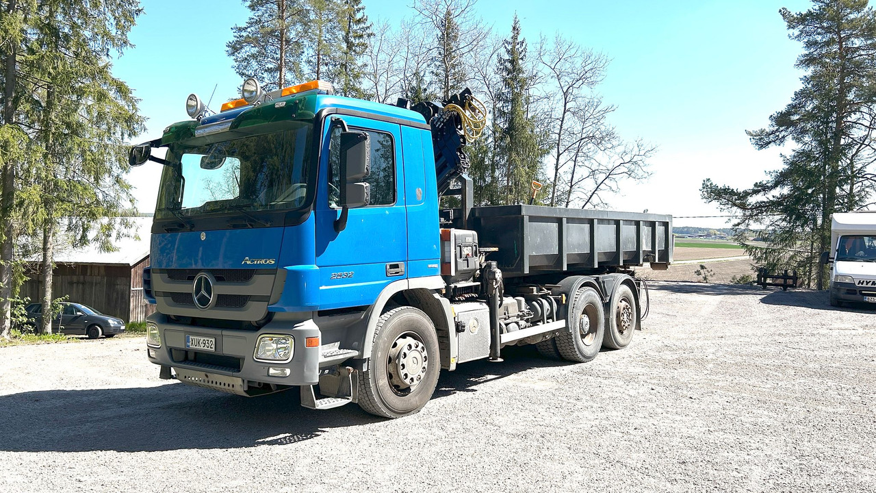 Kuorma-auto Mercedes-Benz Actros 2532, vm. 2009, kympitetty pilkki ja vaijerilaitteet, Lieto - شاحنة ذات خطاف, شاحنة كرين: صورة 1 Kuorma-auto Mercedes-Benz Actros 2532, vm. 2009, kympitetty pilkki ja vaijerilaitteet, Lieto - شاحنة ذات خطاف, شاحنة كرين: صورة 1