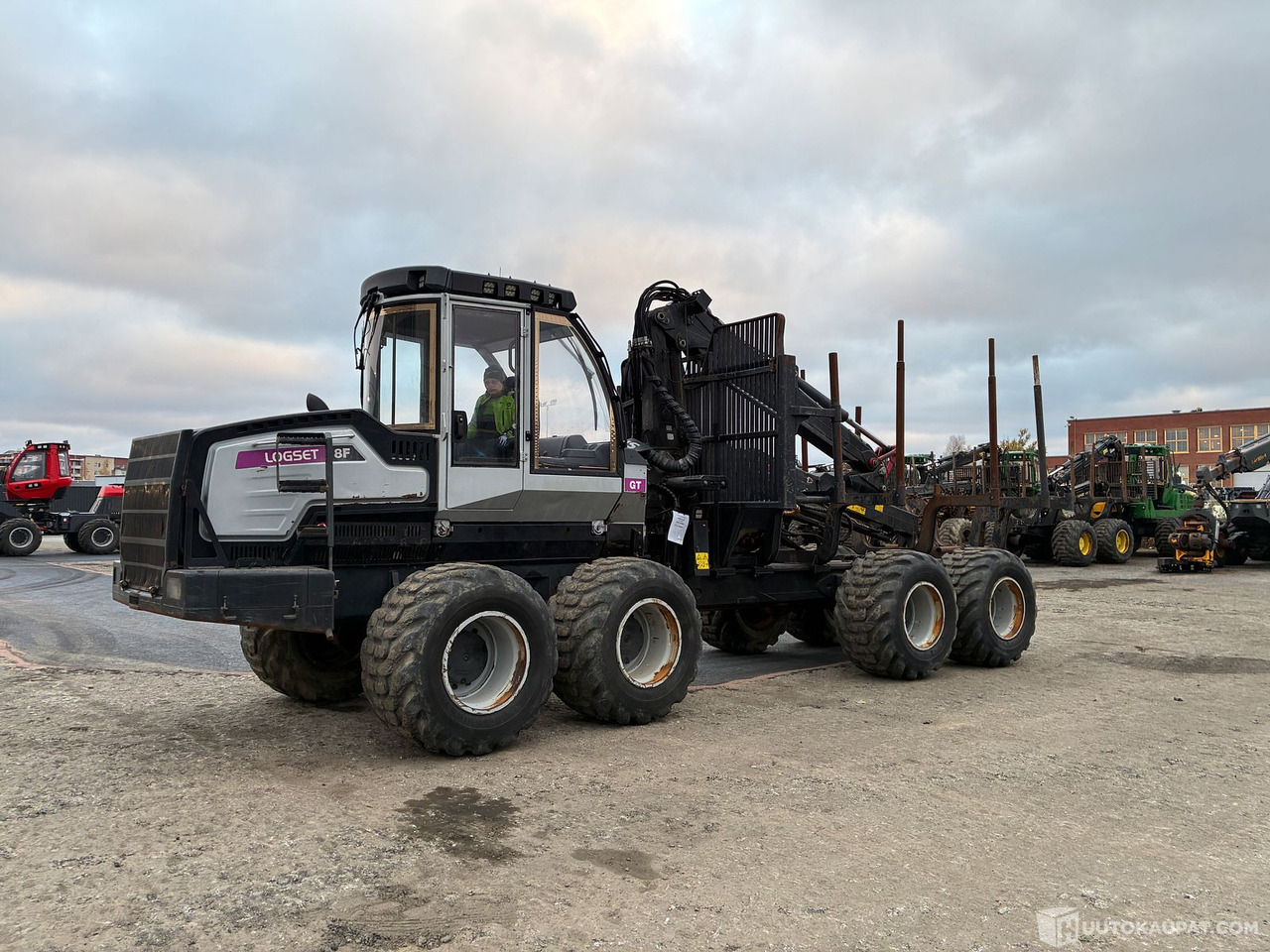 Logset 8F GT, 2016 Metsäkone, Tampere - معدات الغابات: صورة 1 Logset 8F GT, 2016 Metsäkone, Tampere - معدات الغابات: صورة 1