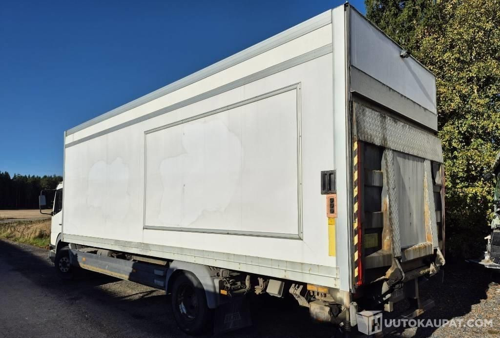 Mercedes-Benz Atego 1223 umpikori+pl nostin, 2003, 323 000 km, Forssa - شاحنة مقفلة: صورة 4 Mercedes-Benz Atego 1223 umpikori+pl nostin, 2003, 323 000 km, Forssa - شاحنة مقفلة: صورة 4