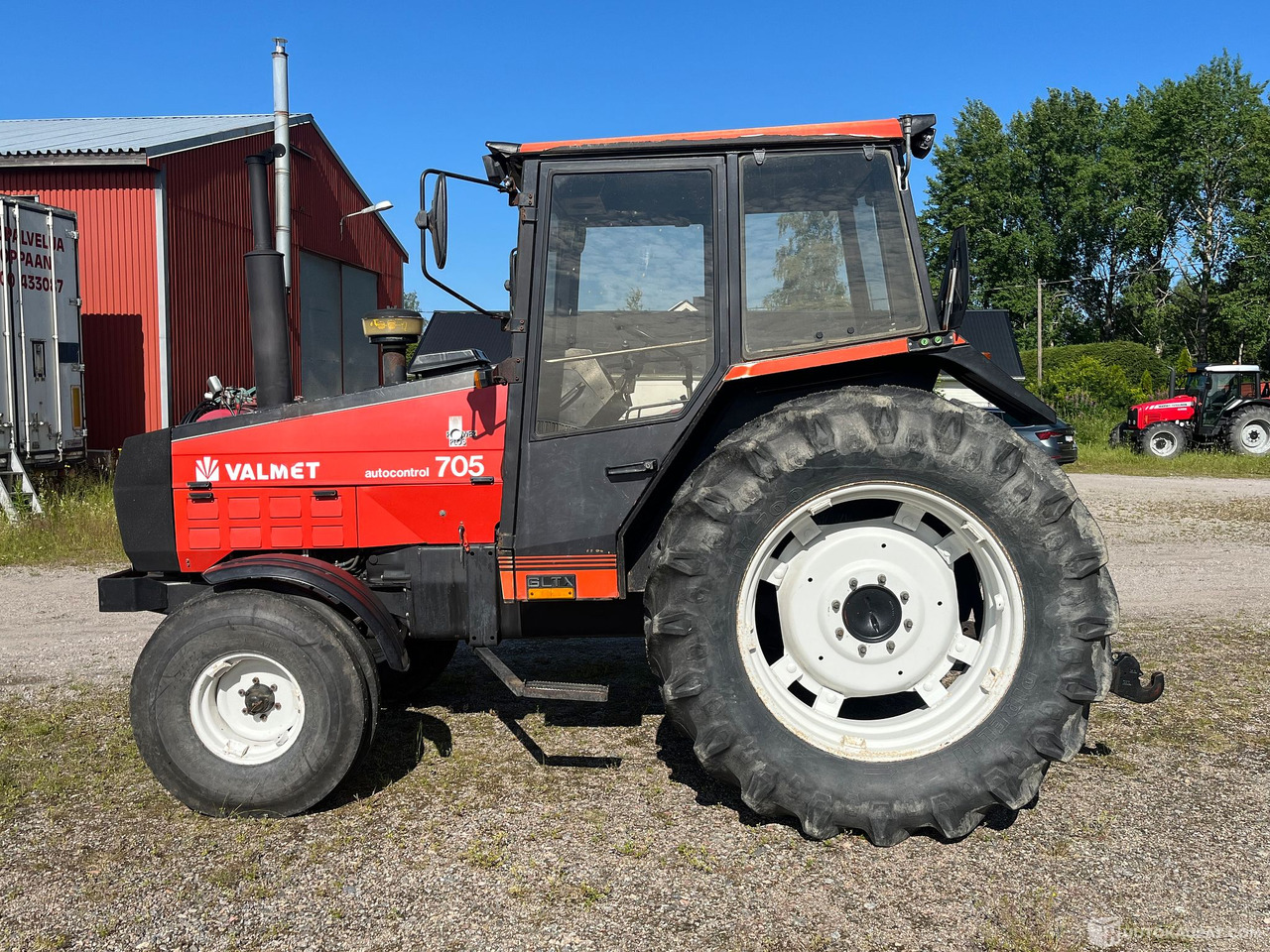 Valmet 705, Traktori, harrastajalta, 1990, Salo - الآلات الزراعية: صورة 2 Valmet 705, Traktori, harrastajalta, 1990, Salo - الآلات الزراعية: صورة 2