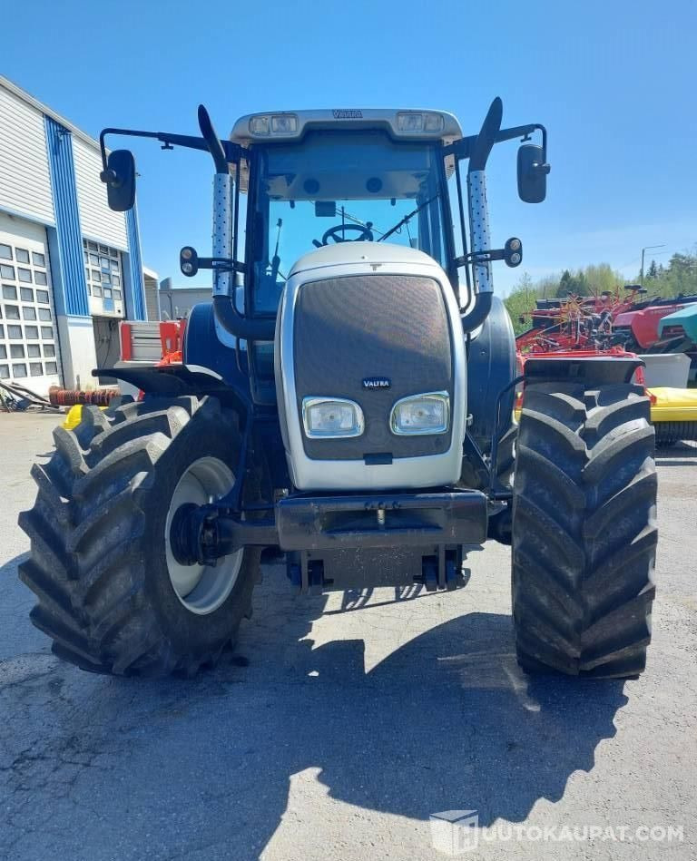 Valtra M 120 E, VAIN 2932 h, Okraspecial, 2004, Kokkola - الآلات الزراعية: صورة 4 Valtra M 120 E, VAIN 2932 h, Okraspecial, 2004, Kokkola - الآلات الزراعية: صورة 4