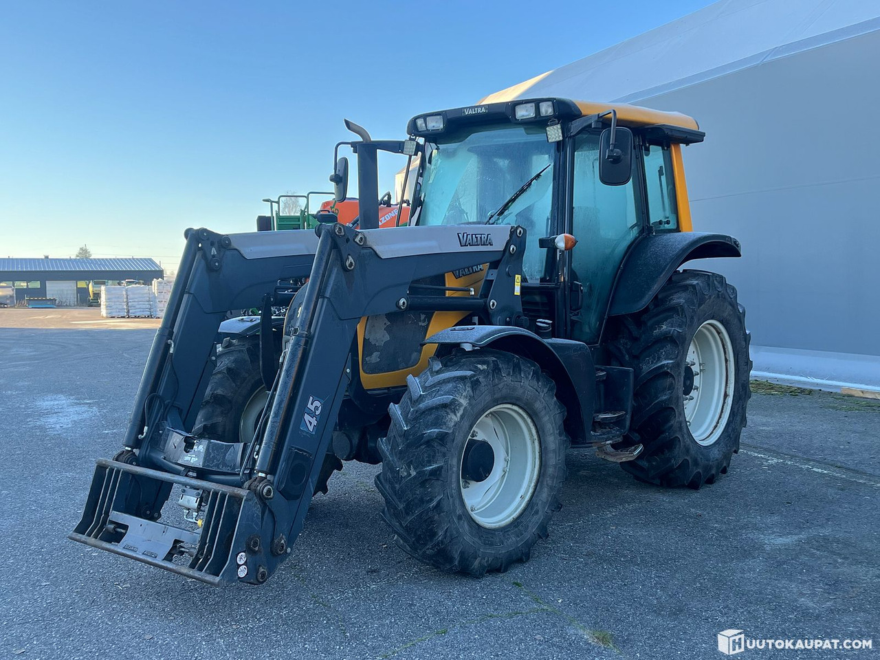 Valtra N92, tractor with loader, 5,120 h, 2010, Salo - جرار: صورة 1 Valtra N92, tractor with loader, 5,120 h, 2010, Salo - جرار: صورة 1