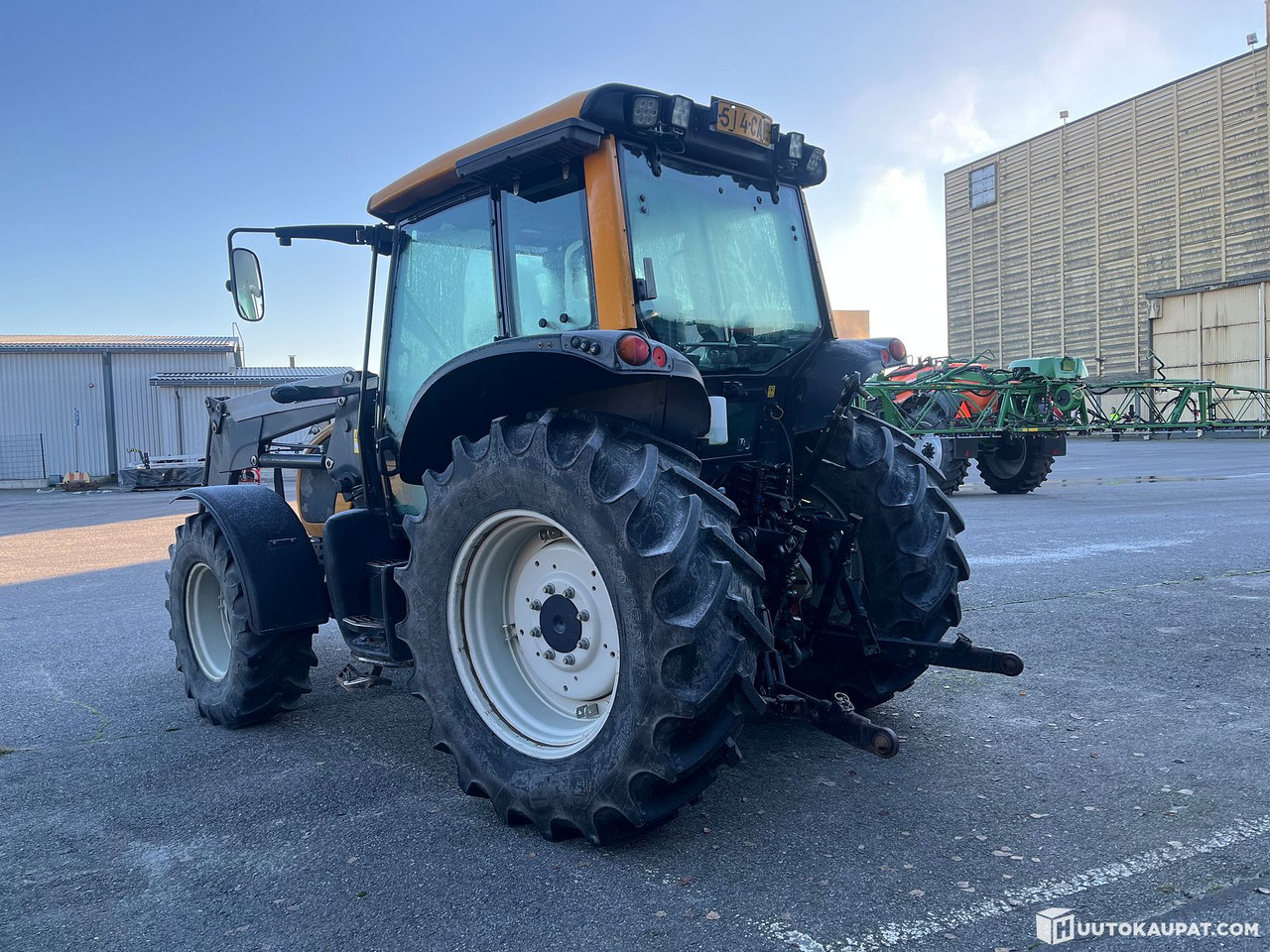 Valtra N92, tractor with loader, 5,120 h, 2010, Salo - جرار: صورة 3 Valtra N92, tractor with loader, 5,120 h, 2010, Salo - جرار: صورة 3