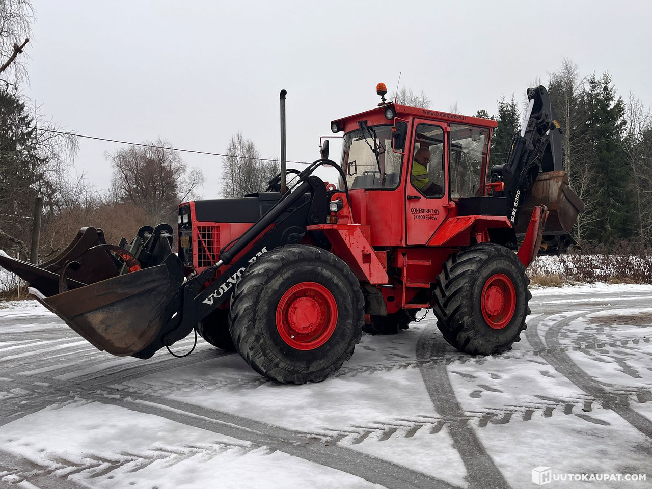 Volvo BM 6300, traktorikaivuri pyörittäjällä ja runsailla lisävarusteilla, 1987, Marttila - جرافة حفار: صورة 1 Volvo BM 6300, traktorikaivuri pyörittäjällä ja runsailla lisävarusteilla, 1987, Marttila - جرافة حفار: صورة 1