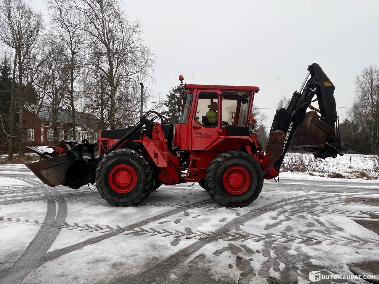 Volvo BM 6300, traktorikaivuri pyörittäjällä ja runsailla lisävarusteilla, 1987, Marttila - جرافة حفار: صورة 4 Volvo BM 6300, traktorikaivuri pyörittäjällä ja runsailla lisävarusteilla, 1987, Marttila - جرافة حفار: صورة 4