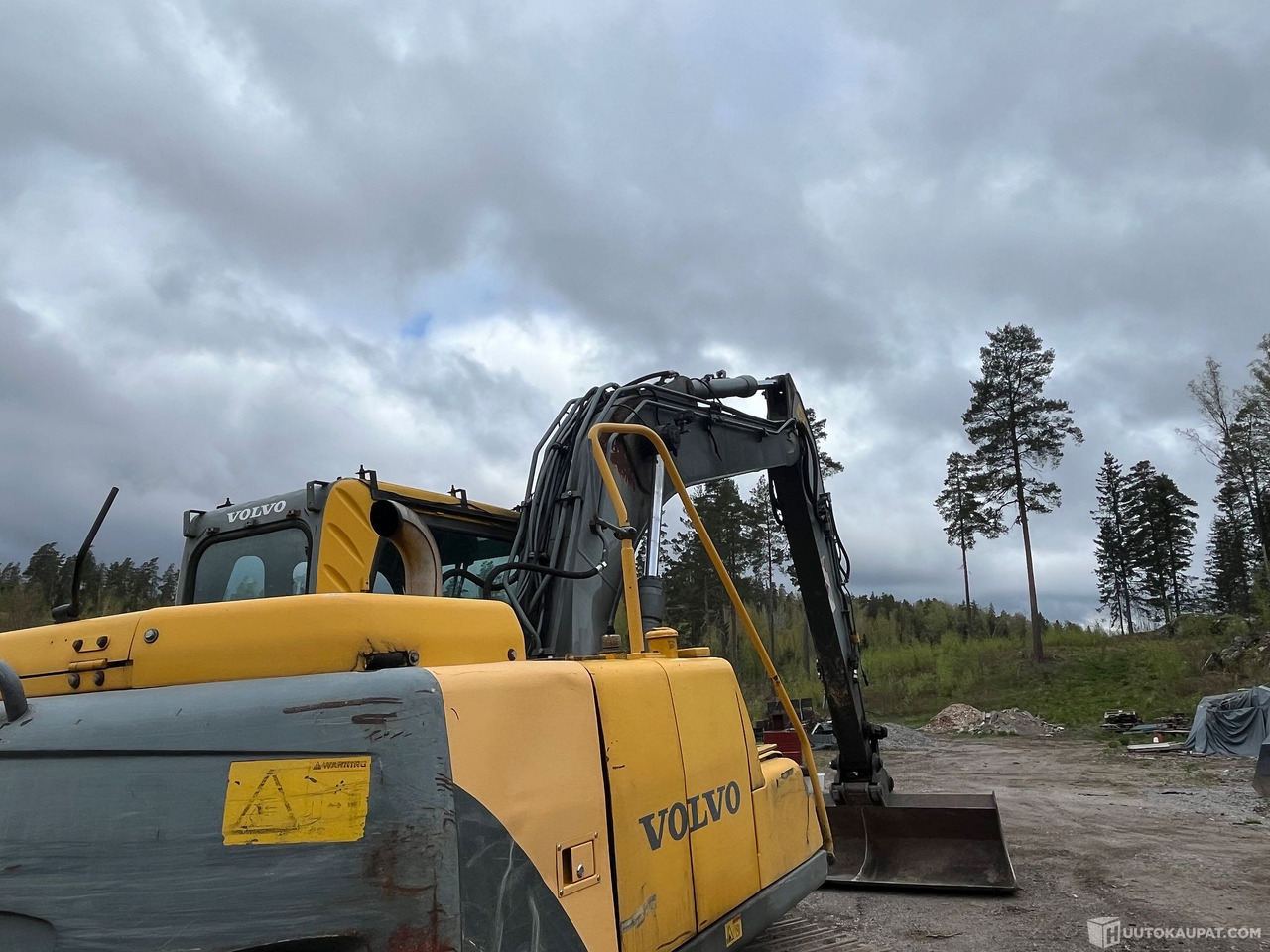 Volvo EC140B, kaivinkone, lähes uudet telat, 2002, Vihti - حفار زحاف: صورة 4 Volvo EC140B, kaivinkone, lähes uudet telat, 2002, Vihti - حفار زحاف: صورة 4