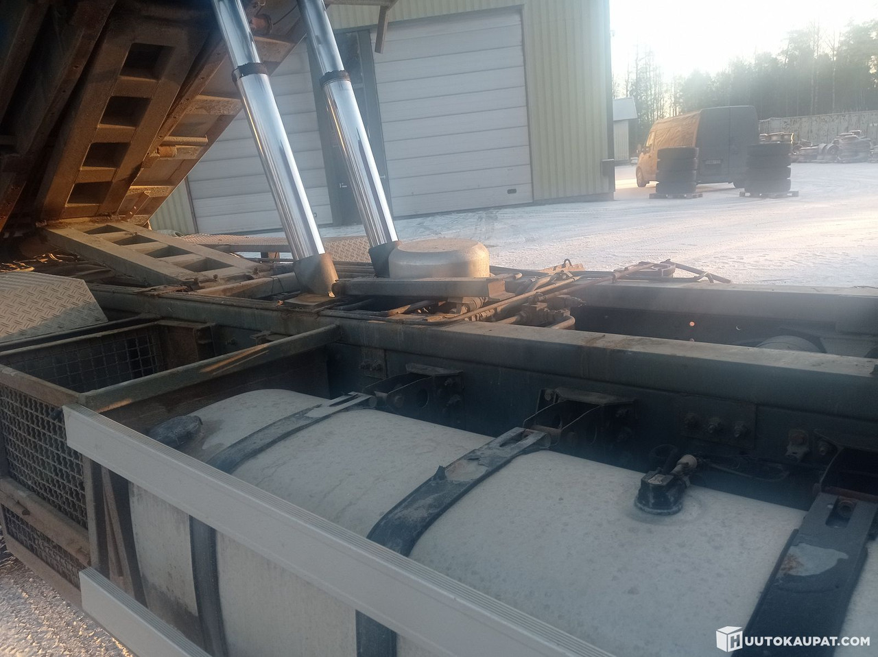 شاحنة قلاب Volvo FH 12 6x2R, 2003, Jämsä: صورة 12 شاحنة قلاب Volvo FH 12 6x2R, 2003, Jämsä: صورة 12