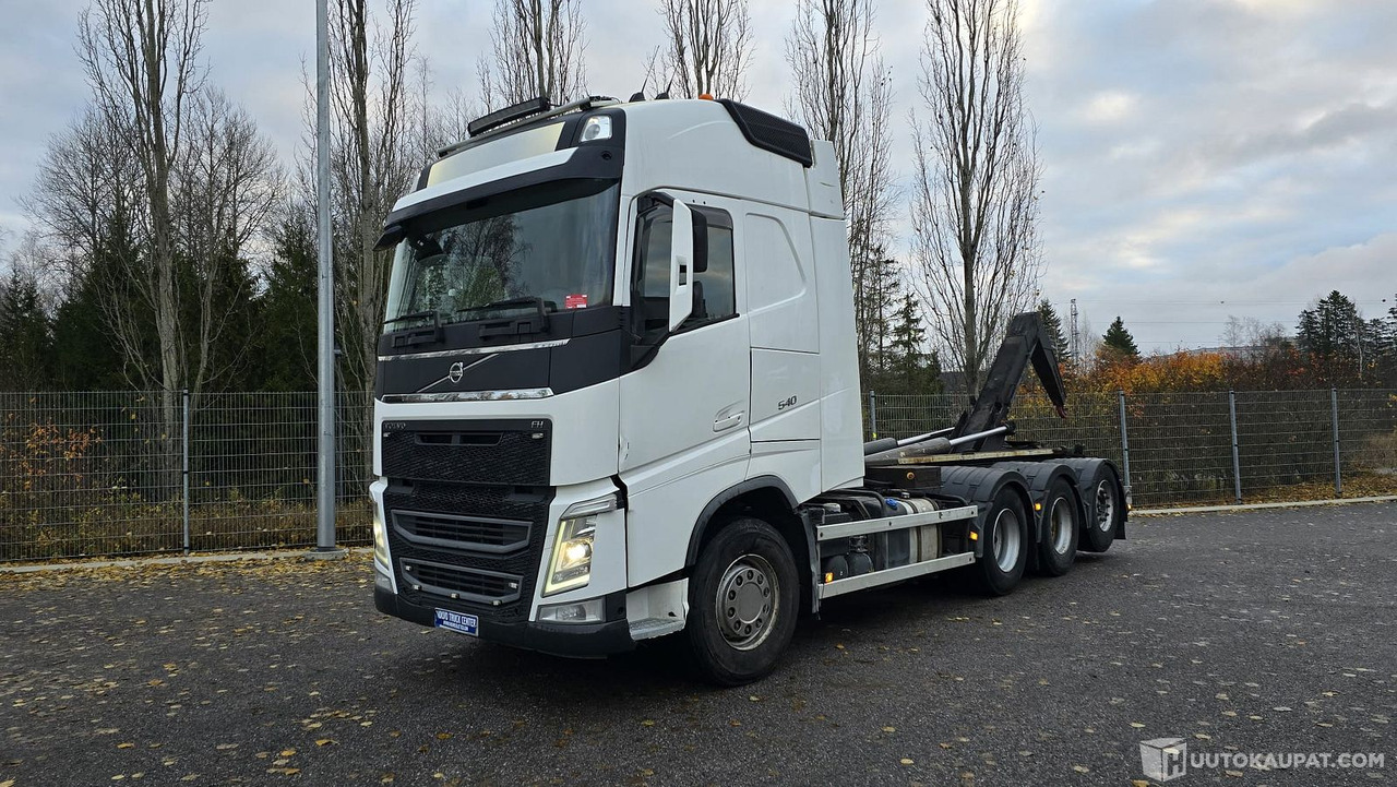 Volvo FH540 8x4, koukkulava kuorma-auto, 2017, Vantaa - شاحنة ذات خطاف: صورة 1 Volvo FH540 8x4, koukkulava kuorma-auto, 2017, Vantaa - شاحنة ذات خطاف: صورة 1