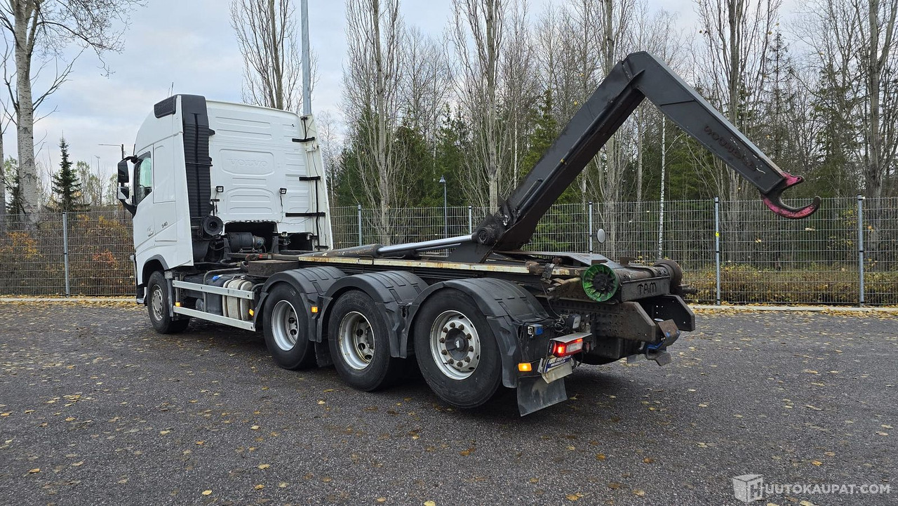 Volvo FH540 8x4, koukkulava kuorma-auto, 2017, Vantaa - شاحنة ذات خطاف: صورة 2 Volvo FH540 8x4, koukkulava kuorma-auto, 2017, Vantaa - شاحنة ذات خطاف: صورة 2