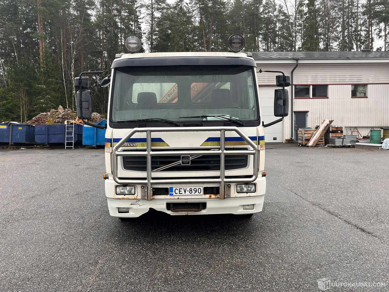 Volvo FL612-FL6H-42R/400, kuorma-auto nosturilla, 2001, Rusko - شاحنات مسطحة, شاحنة كرين: صورة 2 Volvo FL612-FL6H-42R/400, kuorma-auto nosturilla, 2001, Rusko - شاحنات مسطحة, شاحنة كرين: صورة 2