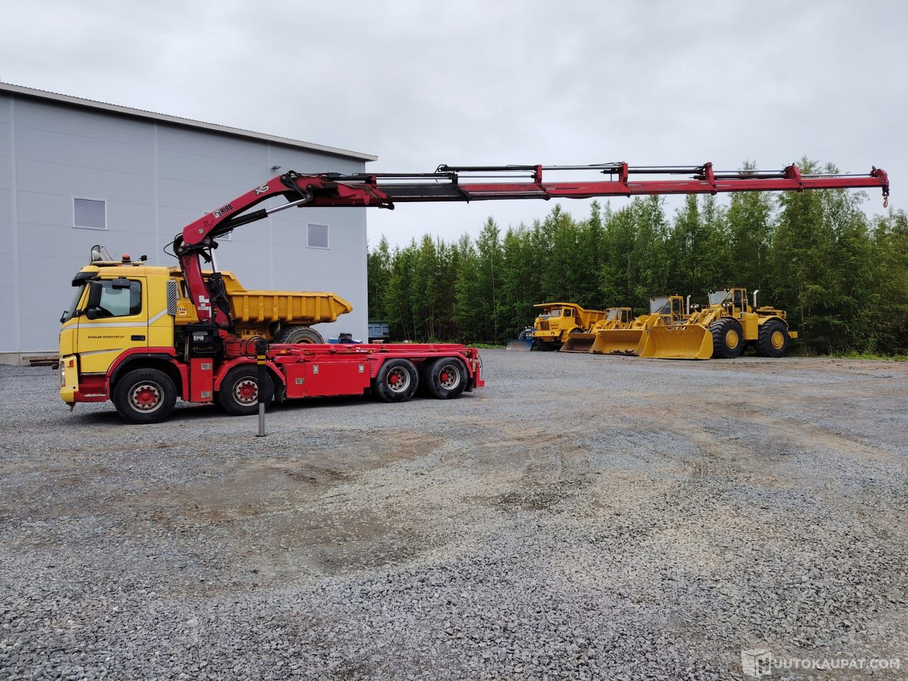 Volvo FM 12, 2005 + Hiab nosturi, Alavus - شاحنة: صورة 1 Volvo FM 12, 2005 + Hiab nosturi, Alavus - شاحنة: صورة 1