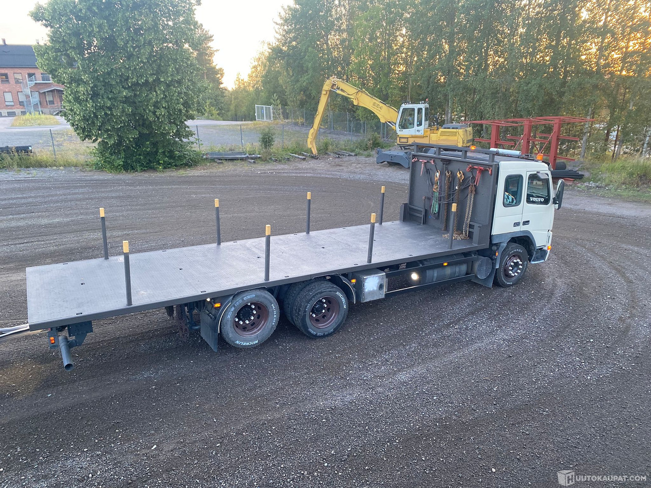 Volvo FM12, 2001, Hyvinkää - شاحنة: صورة 2 Volvo FM12, 2001, Hyvinkää - شاحنة: صورة 2