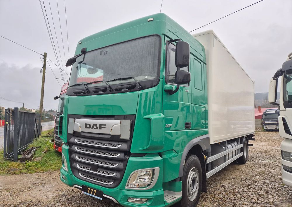 DAF XF ORYGINALNY PRZEBIEG z Niemiec / TANDEM ZESTAW PRZEJAZDOWY Z WINDĄ - شاحنة مقفلة: صورة 1 DAF XF ORYGINALNY PRZEBIEG z Niemiec / TANDEM ZESTAW PRZEJAZDOWY Z WINDĄ - شاحنة مقفلة: صورة 1