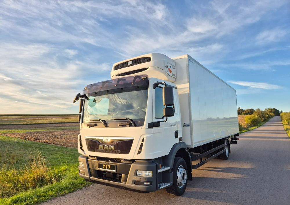 MAN TGM 15.250 7.5m winda AUTOMAT KLIMA z Niemiec EURO 6 / CHŁODNIA T-1000R THERMOKING - شاحنة الفريزر: صورة 1 MAN TGM 15.250 7.5m winda AUTOMAT KLIMA z Niemiec EURO 6 / CHŁODNIA T-1000R THERMOKING - شاحنة الفريزر: صورة 1