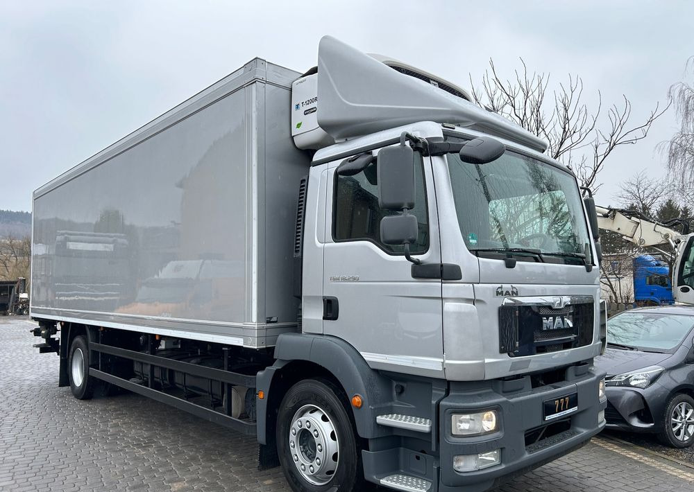 MAN TGM 18.290 TK 1200 R Spectrum THERMO King z Niemiec 8m / 20 palet / winda Klima / OKAZJA - شاحنة الفريزر: صورة 2 MAN TGM 18.290 TK 1200 R Spectrum THERMO King z Niemiec 8m / 20 palet / winda Klima / OKAZJA - شاحنة الفريزر: صورة 2