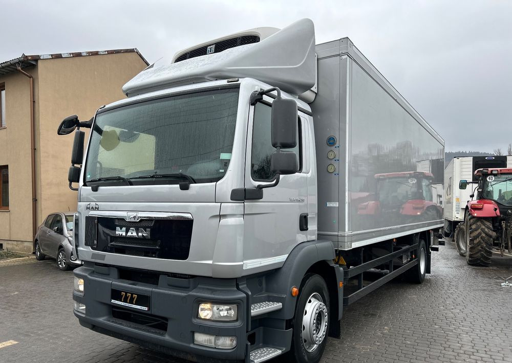 MAN TGM 18.290 TK 1200 R Spectrum THERMO King z Niemiec 8m / 20 palet / winda Klima / OKAZJA - شاحنة الفريزر: صورة 1 MAN TGM 18.290 TK 1200 R Spectrum THERMO King z Niemiec 8m / 20 palet / winda Klima / OKAZJA - شاحنة الفريزر: صورة 1