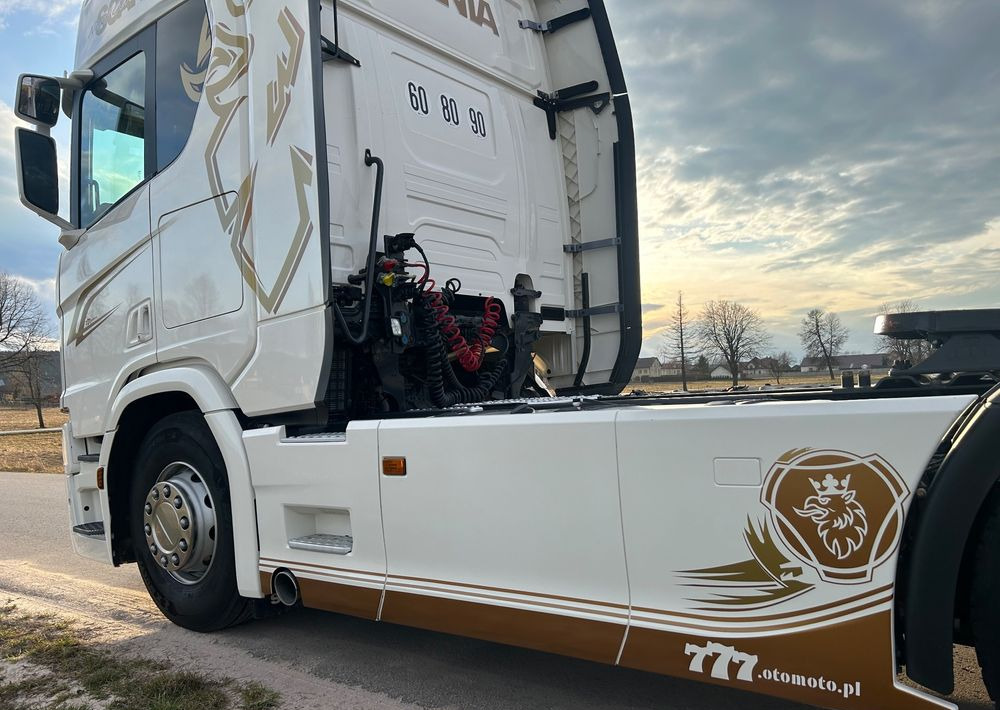 Scania R500 FULL AIR 2019 10x poduszki KLIMA POSTOJOWA / RETARDER / FULL SPOJLER / TOP STAN / od jedynego właściciela ! HYDRAULIKA spod beczki spożywczej ! / do wywrotu ruchomej podłogi beczki TOP TOP - وحدة جر: صورة 5 Scania R500 FULL AIR 2019 10x poduszki KLIMA POSTOJOWA / RETARDER / FULL SPOJLER / TOP STAN / od jedynego właściciela ! HYDRAULIKA spod beczki spożywczej ! / do wywrotu ruchomej podłogi beczki TOP TOP - وحدة جر: صورة 5