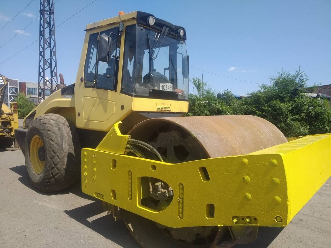 BOMAG BW 216 DH-4 - مدحلة ضاغطة: صورة 1 BOMAG BW 216 DH-4 - مدحلة ضاغطة: صورة 1