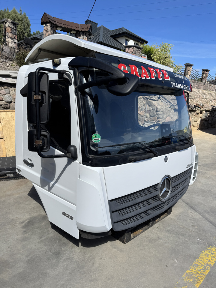 Mercedes Atego III - كابينة: صورة 2 Mercedes Atego III - كابينة: صورة 2