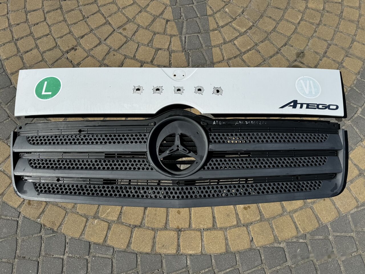 Mercedes-Benz Atego III E6 - غطاء محرك المركبة - شاحنة: صورة 1 Mercedes-Benz Atego III E6 - غطاء محرك المركبة - شاحنة: صورة 1